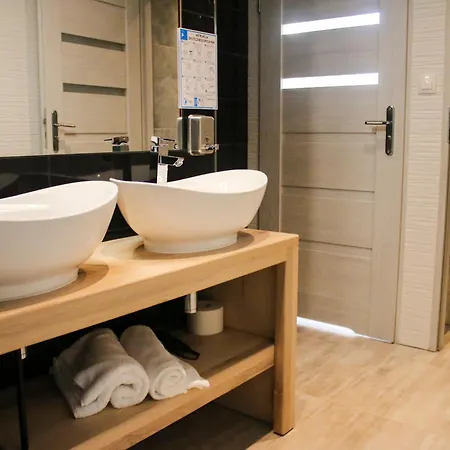 U George'a 酒店 Ziebice